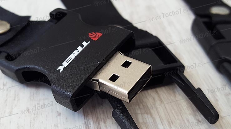 USB lanyard - TREK