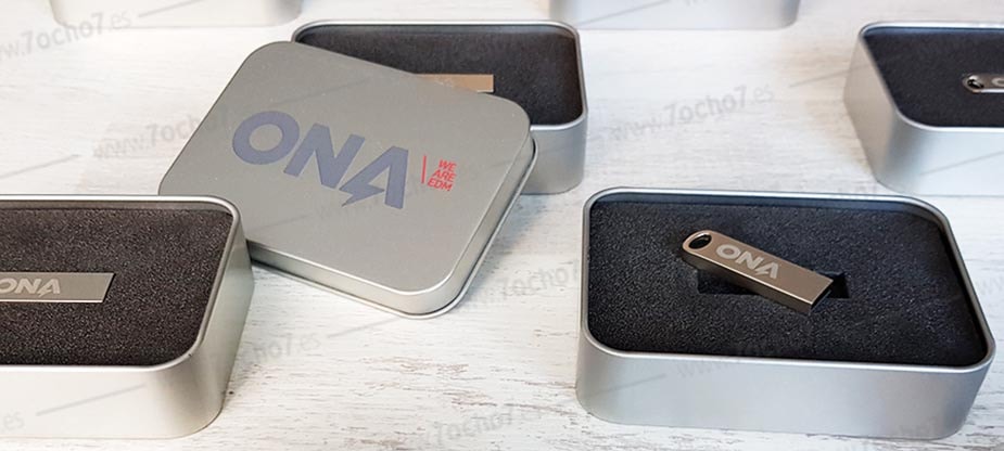 USB metalico + packaging - ONA EDM